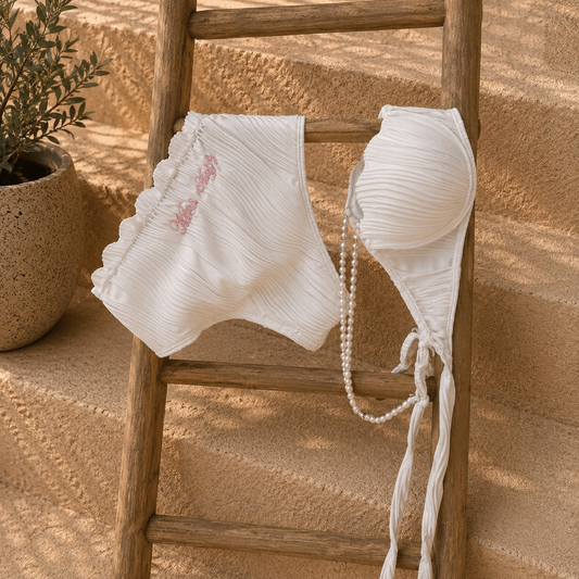 Gepersonaliseerde bruidsbikini met parels | Geborduurde bruidsbadkleding